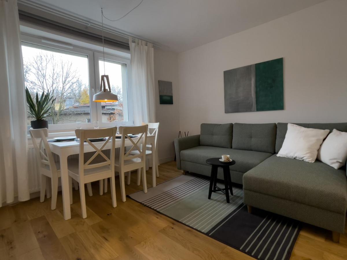 שורזוב Urban Apartments Cosy No 4, Free Private Parking, Self Check-In מראה חיצוני תמונה
