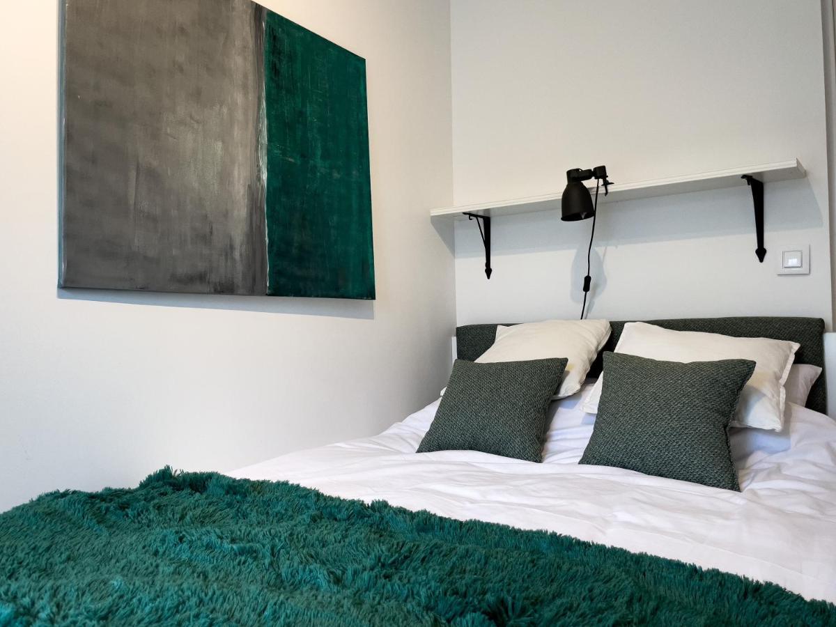 שורזוב Urban Apartments Cosy No 4, Free Private Parking, Self Check-In מראה חיצוני תמונה